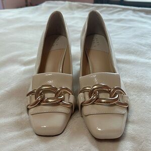 Alex Marie Patent Pump with Gold Chain Hardware (8)